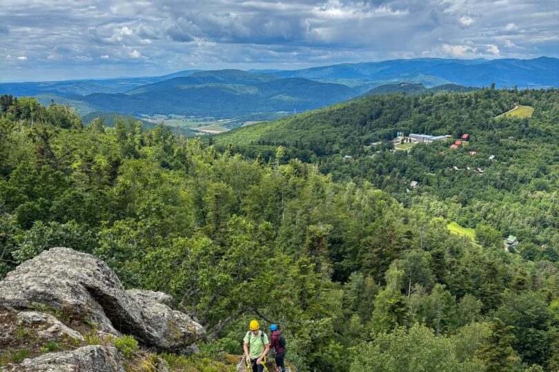 Gemer má prvú ferratu! Via Ferrata Hrádok – Mikova železná cesta je otvorená!