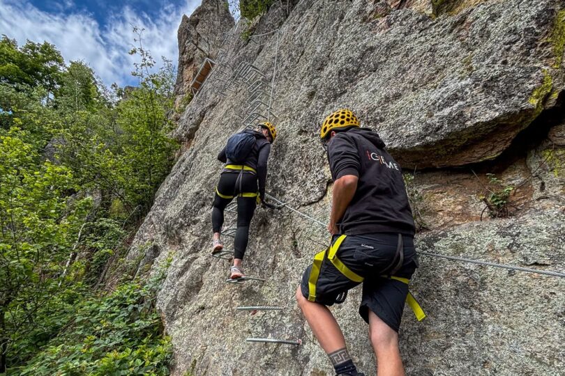 Gemer má prvú ferratu! Via Ferrata Hrádok – Mikova železná cesta je otvorená!