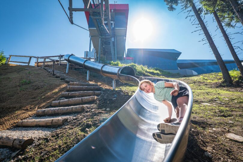 Slide Park Jasná: 7 toboganov a náučný chodník Medveďa Maxa