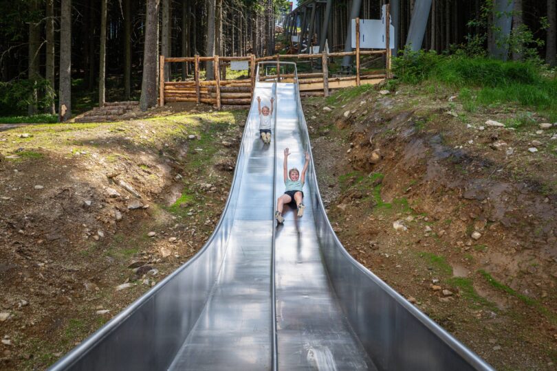 Slide Park Jasná: 7 toboganov a náučný chodník Medveďa Maxa